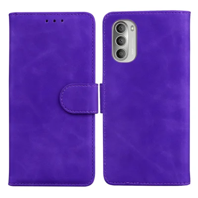 Kratfæst TPU+PU læderetui med magnetisk lukning, walletetui med stand til Motorola Moto G51 5G - Lilla