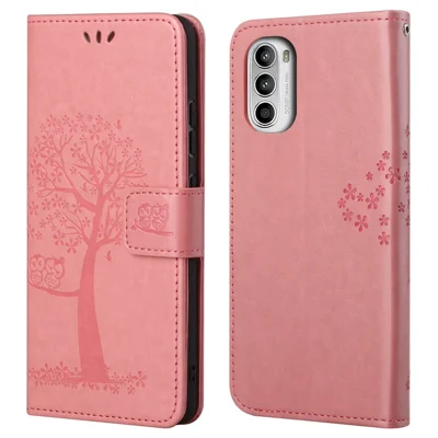 For Motorola Moto G52 4G / G82 5G Anti-scratch Anti-drop PU Leather Phone Cover Owl Tree Pattern Imprinted Wallet Style Stand Case with Wrist Strap - Pink