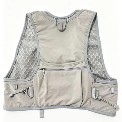 Marathon Running Vest Honeycomb Breathable Multi-Pocket Water Repellent Dual Buckle Emergency Whistle Hydration Vest for Marathon Running Hiking Outdoor Sports - Light Gray