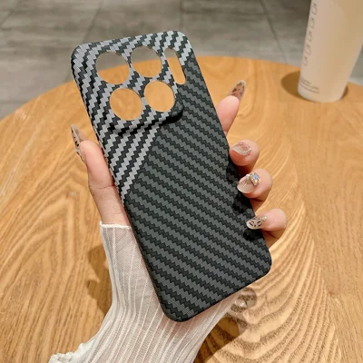 Obudowa na Xiaomi 15S Pro, twarda obudowa PC z fakturą węglową, odporna na upadki - Czarny / Biały
