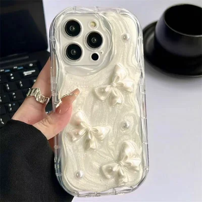 TPU Case voor iPhone 16 Pro Max met 3D Vlinderstrik en Parelontwerp, Transparante Rand, TPU Telefoonhoesje