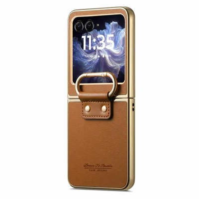 Чехол для Motorola Razr 60 с электролитическим кожаным покрытием из ПК с пружинным кольцом, подставкой-подпоркой - Коричневый