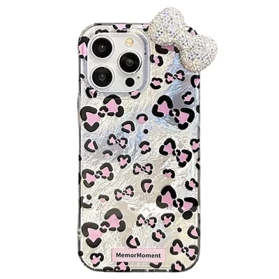 For iPhone 16 Pro Max Hybride Hoesje Luipaardstrik Patroon TPU PC Telefoonhoesje 3D Strass Strik Decor - Zilver