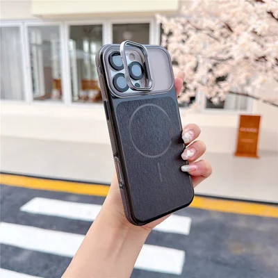 Für iPhone 16 Pro Max magnetische Hülle mit Ständer PC+TPU gebürstete Handyhülle mit Objektivfolie - Schwarz