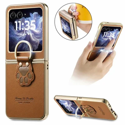 Чехол для Motorola Razr 50 5G / Razr 60 / Razr 70 с дизайном лапки кота, кольцо-подставка, кожаная задняя панель - коричневый