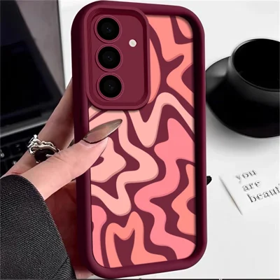 Samsung Galaxy S25+ hoesje met golfcamouflage streep, precisie camerabeschermer, anti-val TPU telefoonhoesje - Wijnrood