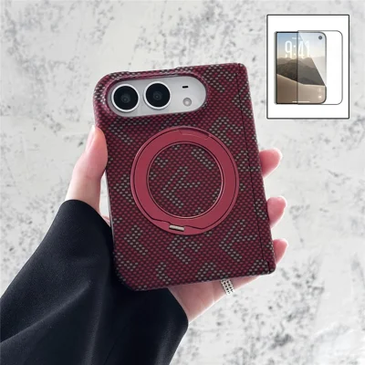 Für iPhone Duo Hülle mit gehärtetem Glas Displayschutz Kohlefaser-Optik magnetische drehbare Ständer Handyhülle - Buchstaben / Rot