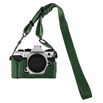 För Olympus OM-5 Mark II kameraskal i äkta nötkreaturslädervänlig skyddande hylsa med axelrem - Grön