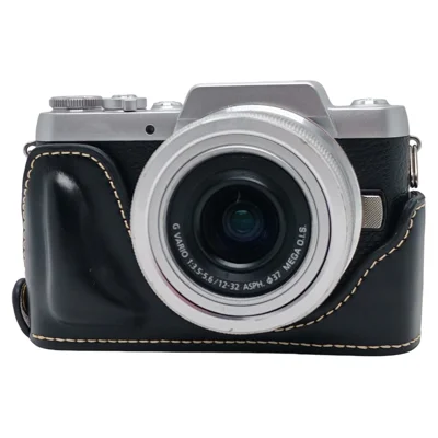 PU-leer halfhoes voor Panasonic GF7 / GF8 / GF9 / GF10 camera met opening aan de onderkant voor toegang tot de batterij - Beschermhoes - Zwart