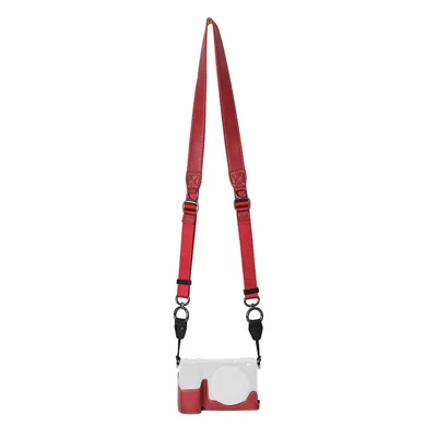 Funda media para cámara Sony A6400 / A6300 / A6100 / A6000 con apertura para batería, cubierta inferior de cuero texturizado tipo lichi con correa para hombro - Rojo