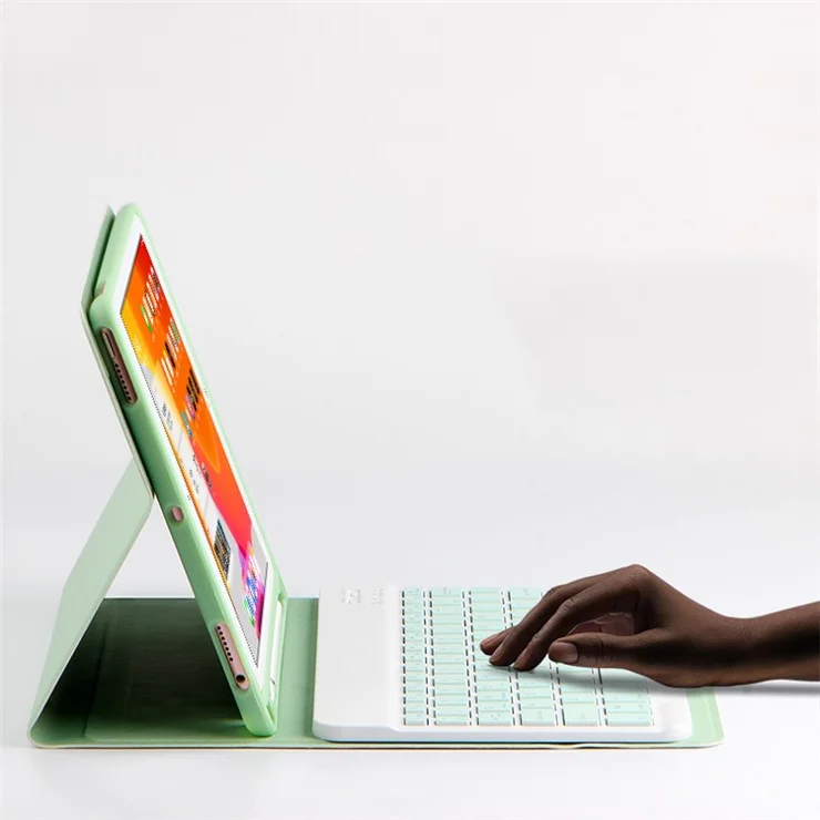 AJIUYU Wireless Bluetooth-compatible Keyboard + Leather Shell 2-in-1 Cover Case with Pen Slot for iPad Air (2013)/Air 2/9.7-inch (2017)/9.7-inch (2018) - Green