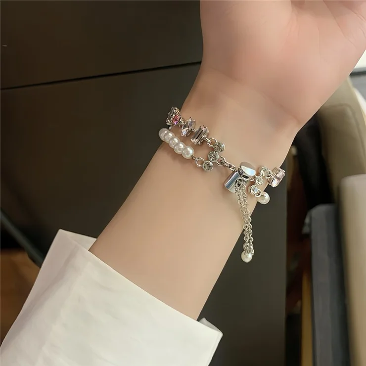 For Apple Watch 10 46mm / Ultra 2 / Ultra 49mm / 9 8 7 45mm / SE (2023) SE (2022) SE 6 5 4 44mm / 3 2 1 42mm Sliding Bracelet Strap - Pink