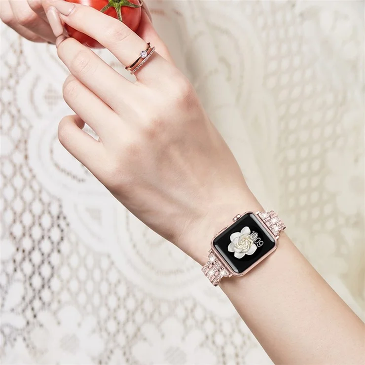 For Apple Watch Series 10 46mm / Ultra 2 Ultra 49mm / Series 9 8 7 45mm / SE (2023) SE (2022) SE 6 5 4 44mm / 3 2 1 42mm Watch Strap Stainless Steel Rhinestone Decor Wrist Band - Pink / Gold