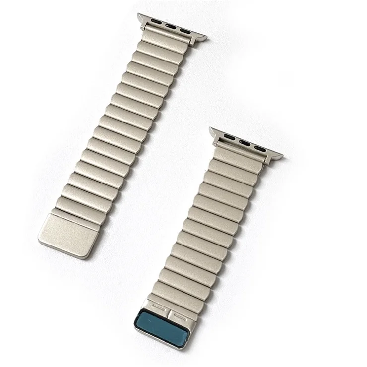 For Apple Watch 10 46mm / Ultra 2 / Ultra 49mm / 9 8 7 45mm / SE (2023) SE (2022) SE 6 5 4 44mm / 3 2 1 42mm Wrist Strap Magnetic Watch Band - Starlight