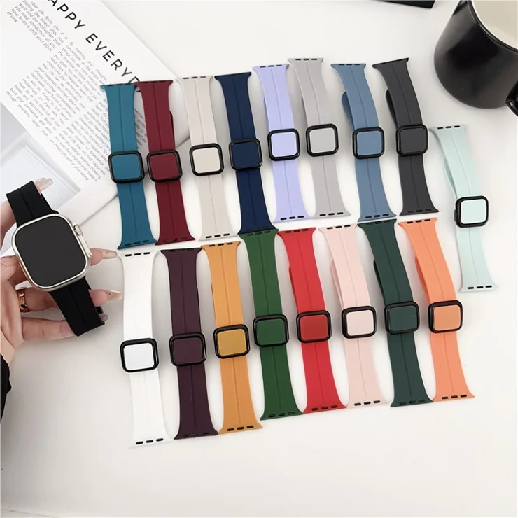 For Apple Watch 10 46mm / Ultra 2 / Ultra 49mm / 9 8 7 45mm / SE (2023) SE (2022) SE 6 5 4 44mm / 3 2 1 42mm Silicone Watch Band - White