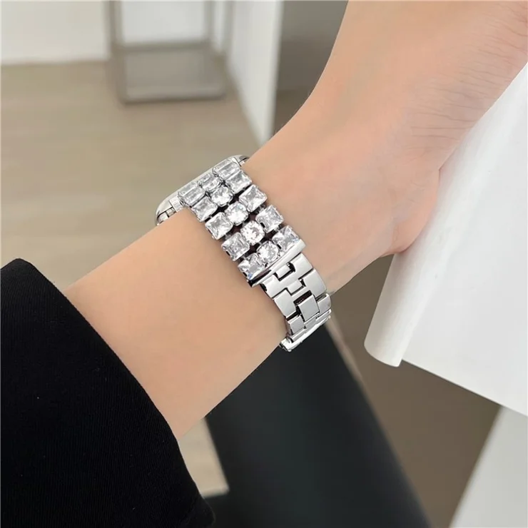 For Apple Watch 10 46mm / Ultra 2 / Ultra 49mm / 9 8 7 45mm / SE (2023) SE (2022) SE 6 5 4 44mm / 3 2 1 42mm Strap Rhinestone Metal Watchband - Silver