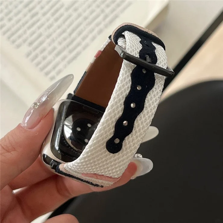 For Apple Watch 10 46mm / Ultra 2 / Ultra 49mm / 9 8 7 45mm / SE (2023) SE (2022) SE 6 5 4 44mm / 3 2 1 42mm PU Leather Band - White+Black (Black Buckle)