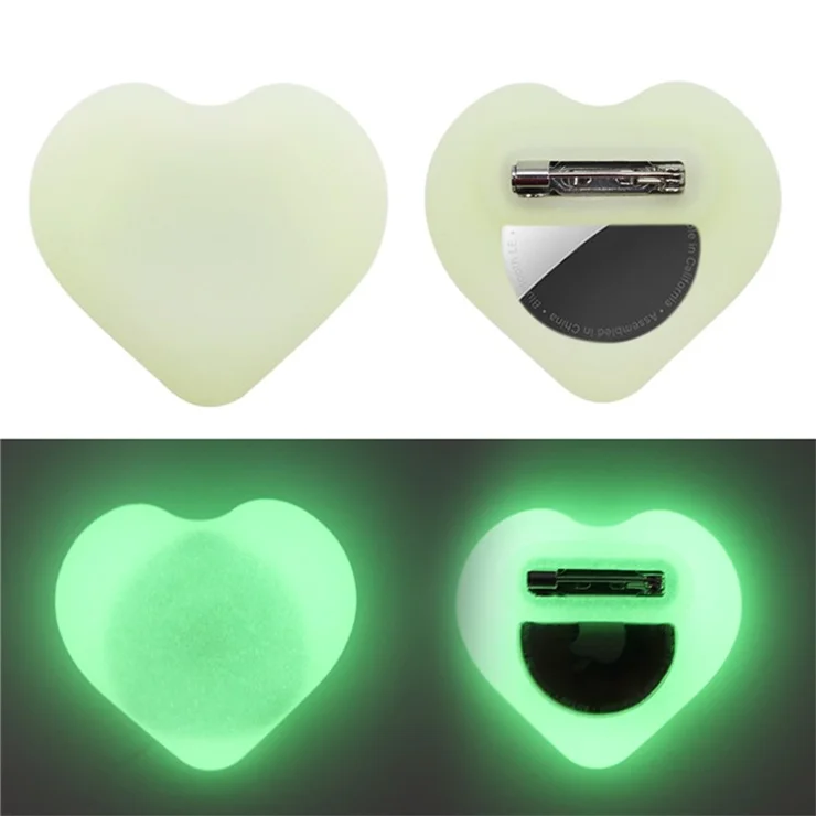 For Apple AirTag Silicone Case Heart Shaped Brooch Style Bluetooth-compatible Tracker Protective Cover - Luminous Green