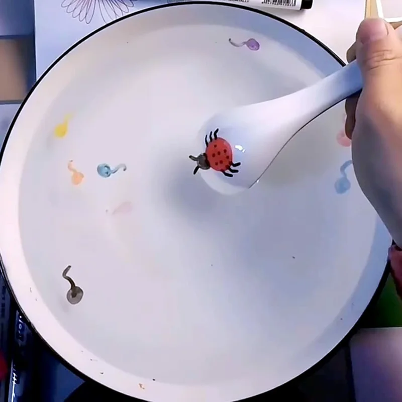 6820 8-teiliges Set Magische Wasser-Kunst-Malstift mit Keramiklöffel Doodle-Spielzeug für Kinder