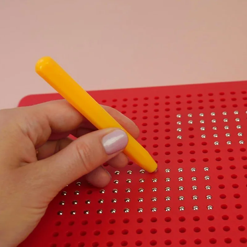 Magnetic Bead Drawing Board 714 Beads Educational Toy Reusable Writing Pad Large Size with Magnetic Stylus - Red
