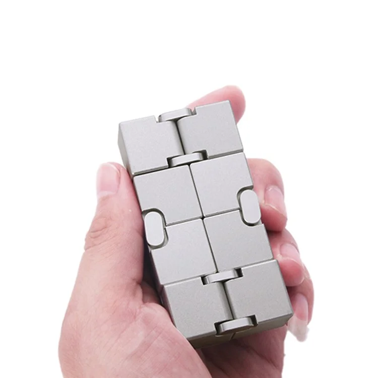 Cubo metálico de aleación de aluminio infinito Cubo de alivio de tensión de oficina Flip Creative Fingertip Decompression Block - Oro