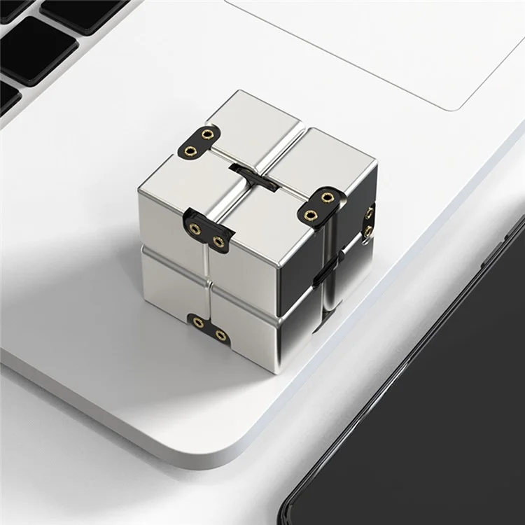 Rivet Design Alumínio Alumínio Infinito Cubo Criativo Metal Estresse Alívio Flip Flip Toy Toy Cubo de Descompressão de Crianças Adultas - Vermelho
