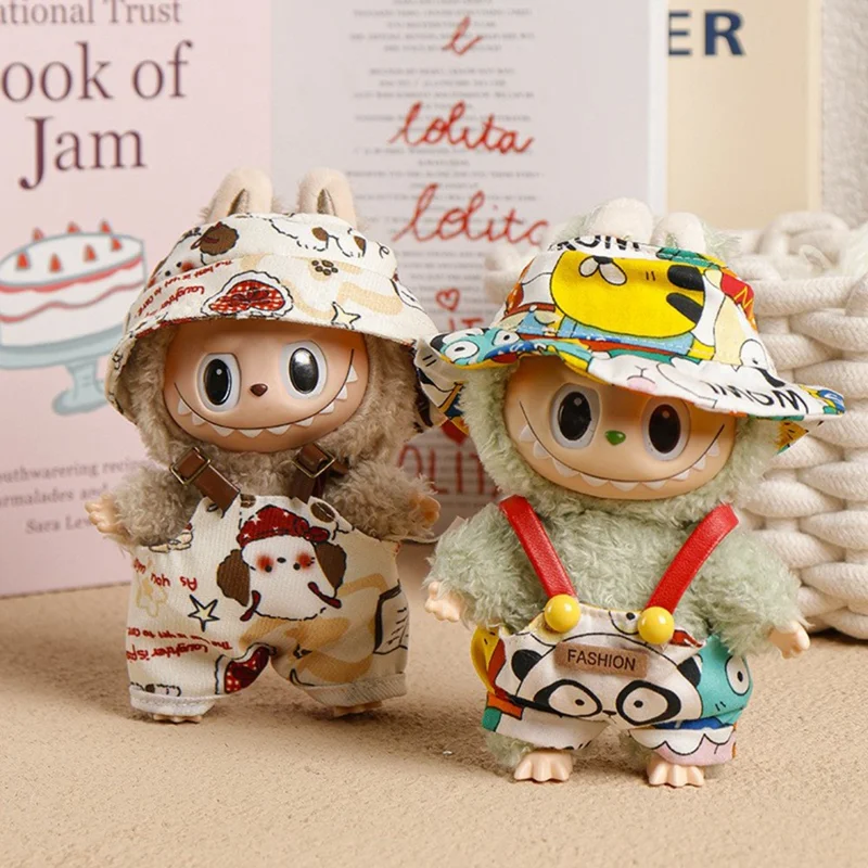 Dukketøjssæt med fiskerhat/overalls figurskjorte til 17 cm 1./2./3. generation dukker (uden dukke) - Kat