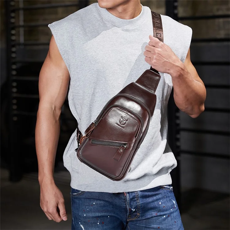 BULLCAPTAIN 0127 Bolso de pecho grande de cuero de vaca de primera capa con puerto de carga USB - Café