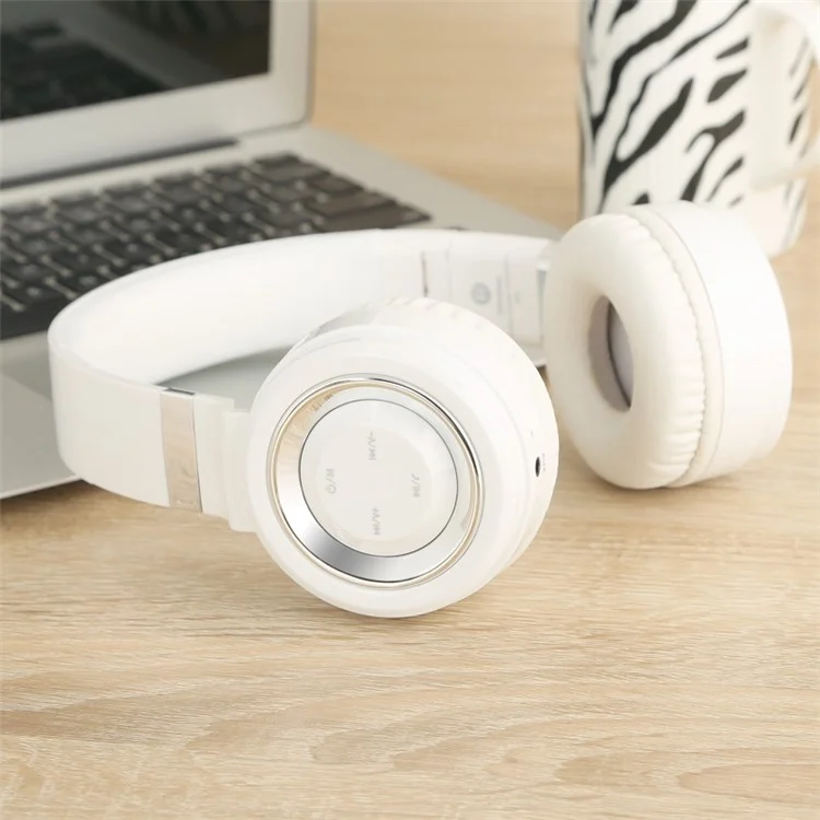 PICUN P6 Portable Wireless Bluetooth 4.0 TF Card On-ear Stereo Comfortable Headphones - White / Silver Color