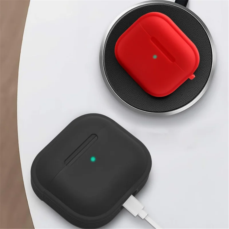 Strips Hemming Bluetooth-compatible Earphone Charging Box Silicone Protective Case Cover with Carabiner for Apple AirPods 3 - Black