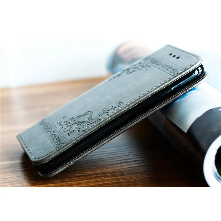Imprint Flower Heart Leather Wallet Mobile Case for iPhone 8 / 7 - Grey