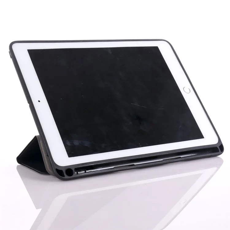 Vintage Style Tri-fold Stand Leather Tablet Case with Pen Slot for iPad 9.7 (2018)/9.7 (2017) - Black