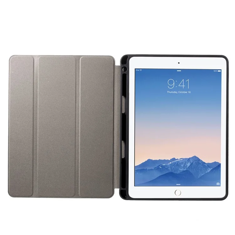 Retro Tri-fold Stand Leather Tablet Case with Pen Slot for iPad Pro 10.5-inch (2017) - Black