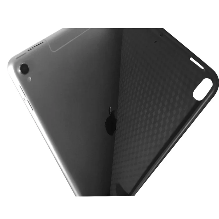 Étui Mince à L'épreuve Des Chocs Pour Ipad Air 10.5 (2019) / Pro 10.5 (2017) pu en Cuir Comprimé Cover Tri Fold Stand Protector With Pen Slot - le Noir