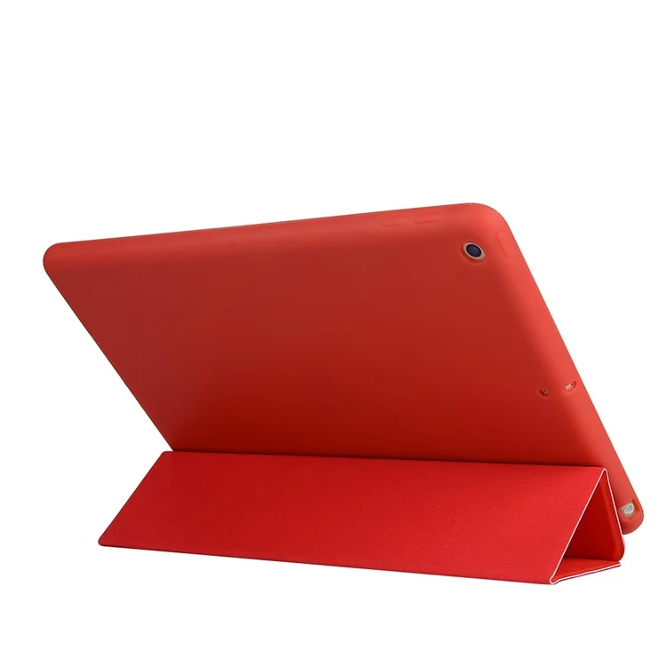 TRI-DOB FOLD SILICONE + Couro Universal Protetor Tablet Capa Com Auto Wake / Dormir Para IPad 10.2 (2021) / (2020) / (2019) - Vermelho