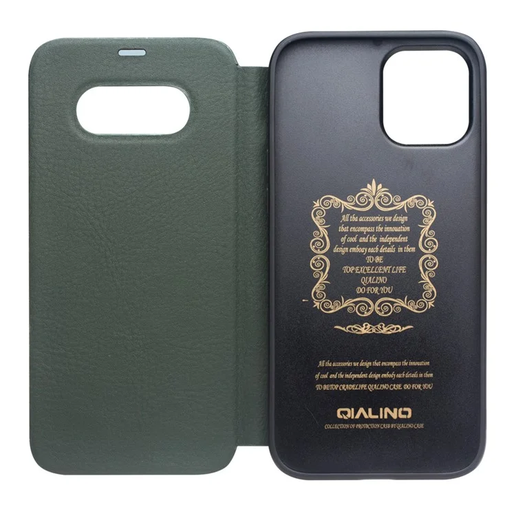 QIALINO Estilo Clássico Ultra Fino Caso de Couro Genuíno Premium Flip Folio à Prova de Choque para iPhone 12 Pro Max 6,7 Polegadas - Verde Escuro 