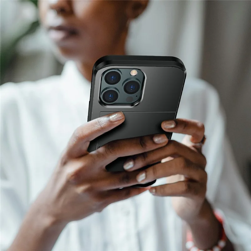 Good Protective Scratch-proof Slide Card Holder PC + TPU Hybrid Back Phone Case for iPhone 13 6.1 inch - Gold