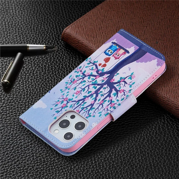 PU Leather Wallet Pattern Printing Stand Feature Magnetic Flip Cover for iPhone 13 Pro 6.1 inch - Tree and Owls