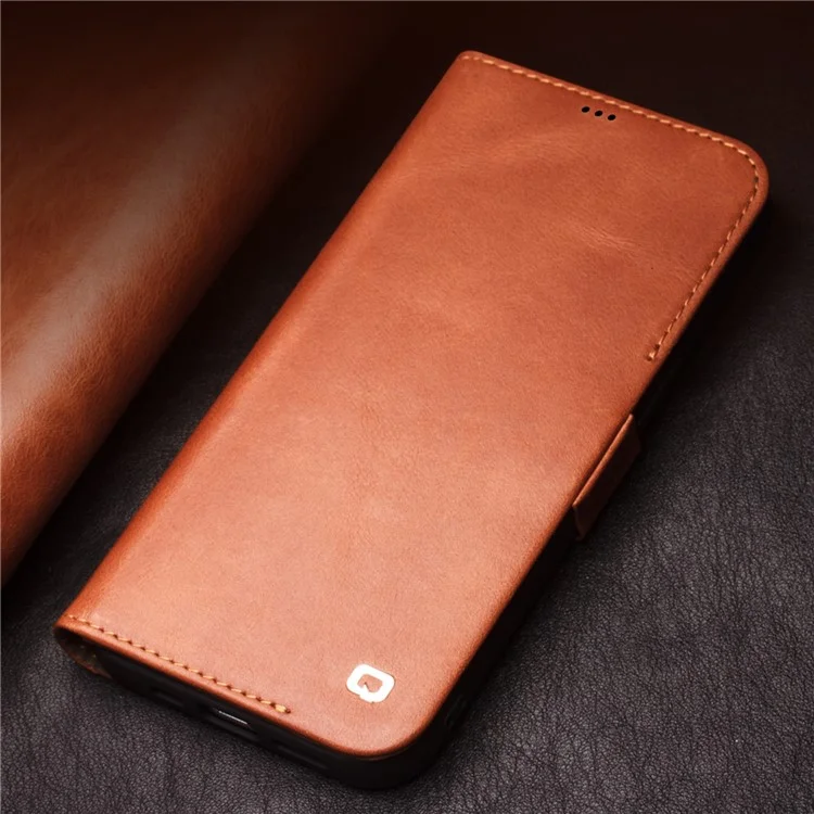 QIALINO Pour IPhone 12 PRO 6.1 Pouces Fermoir Magnétique Véritable Coffre De Téléphone En Cuir Véritable Couverture De Protection Du Portefeuille - Brun
