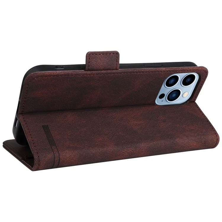 Case de Teléfono de Diseño de Hardware Para Iphone 14 Pro Max 6.7 Pulgadas, PU Leather Well Protection Flip Case de Billetera Anti-drop Stand Shell - Café