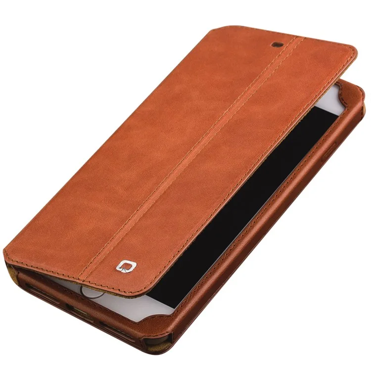 QIALINO para iPhone 8 Plus / 7 Plus Funda de piel de vaca tipo folio retro con ranuras para tarjetas - Marrón