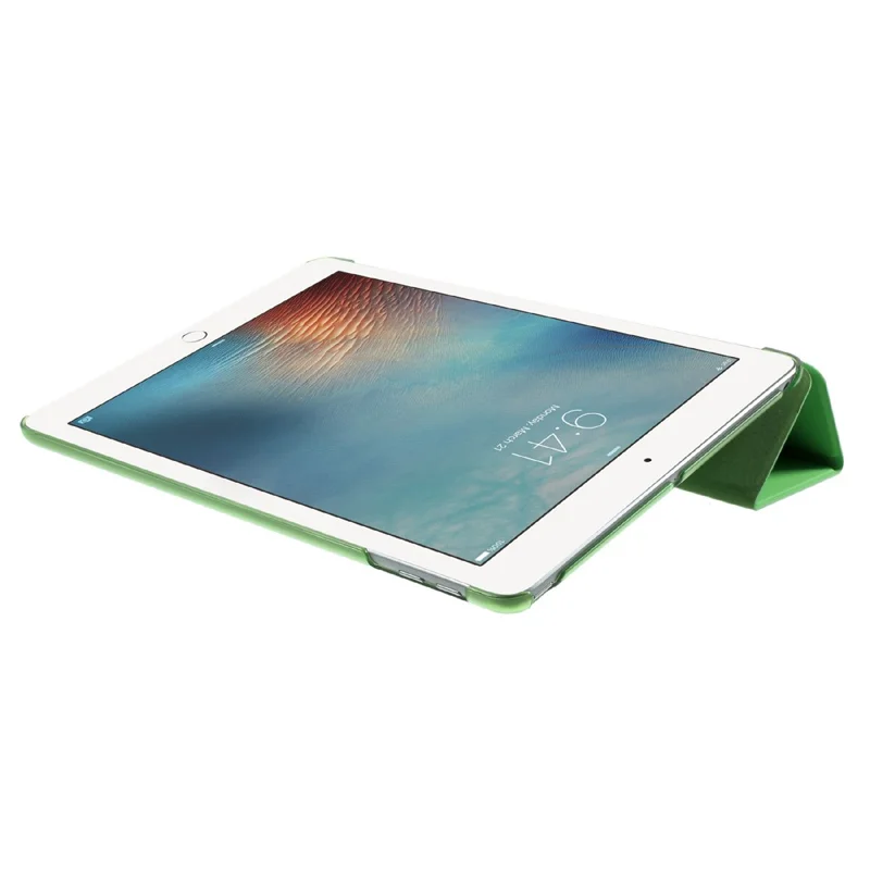 For iPad 9.7-inch (2018)/(2017) Tablet Cover Tri-fold Stand PU Leather + PC Protective Case - Green