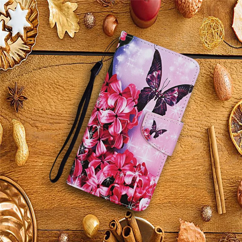 Futerał z portfelem ze sztucznej skóry z nadrukiem i podstawką z paskiem do telefonu Samsung Galaxy A02s (166,5 mm) – Czerwone kwiaty i motyl