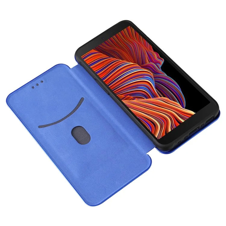 Funda de Piel Sintética con Textura de Fibra de Carbono Anti-arañazos y Soporte para Samsung Galaxy Xcover 5 - Azul