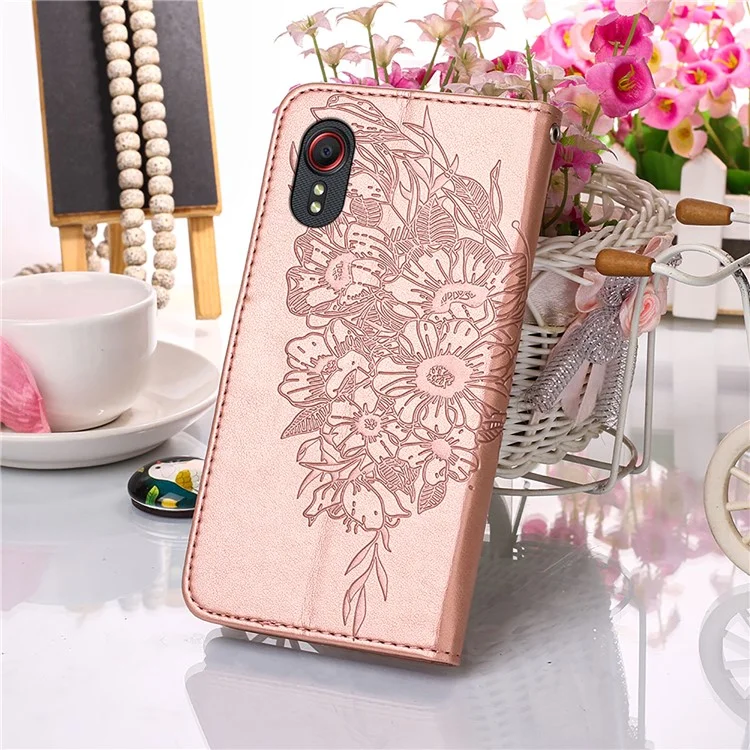 Funda de Cuero con Soporte y Cartera con Estampado de Mariposas y Flores para Samsung Galaxy Xcover 5 - Oro Rosa 