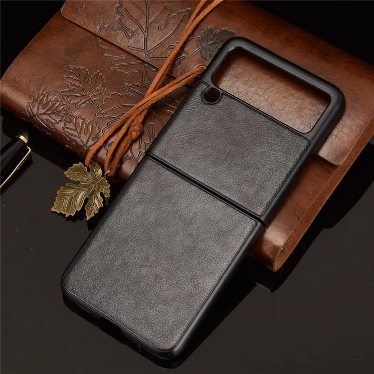 Capa Protetora de PC Revestida com Couro Sintético de Textura Litchi Slim para Samsung Galaxy Z Flip3 5G - Preto