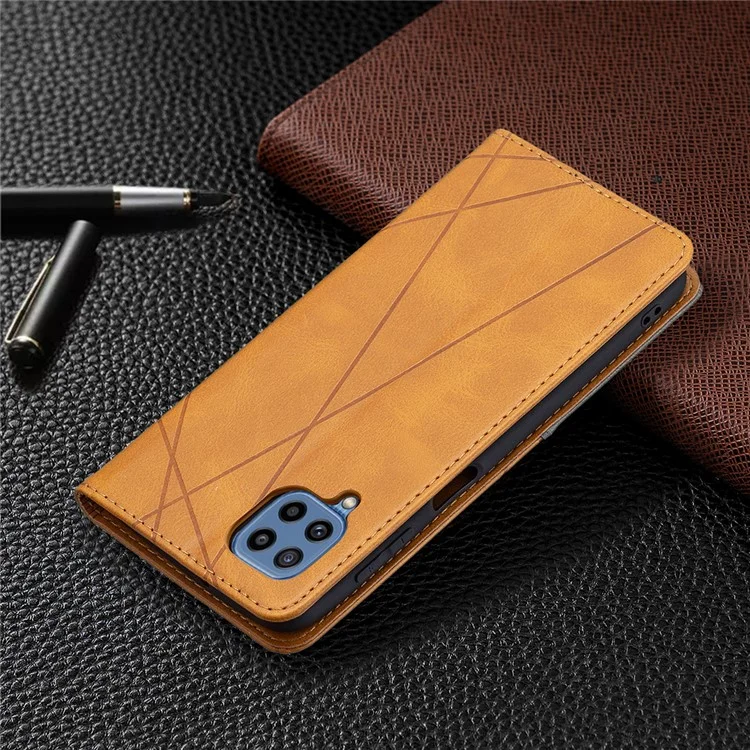 Para Samsung Galaxy M32 (Versão Global) Suporte para Cartões Design de Imprinting Rômbico-Como Absorção de Choque Caso Shell de Couro em Pé - Amarelo