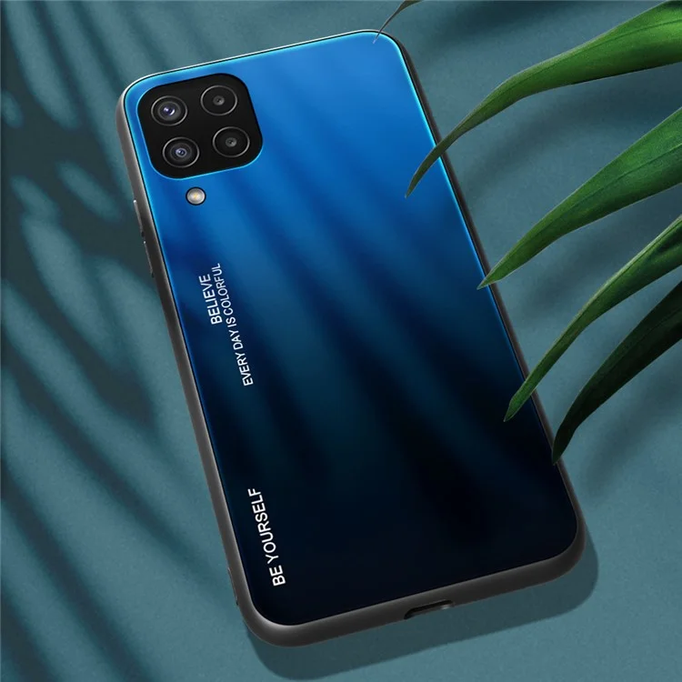 Custodia per telefono in vetro e TPU con colore sfumato e antigraffio per Samsung Galaxy M32 (versione globale) - Blu/Nero
