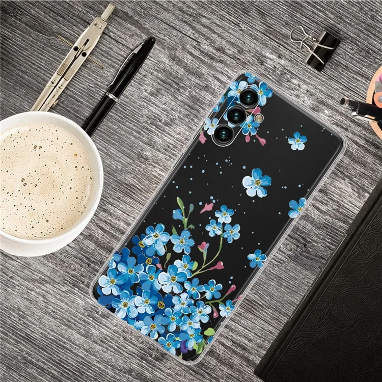 Funda protectora de teléfono delgada de TPU suave con impresión de patrones para Samsung Galaxy A13 5G / A04s 4G (164.7 x 76.7 x 9.1 mm) - Flores azules