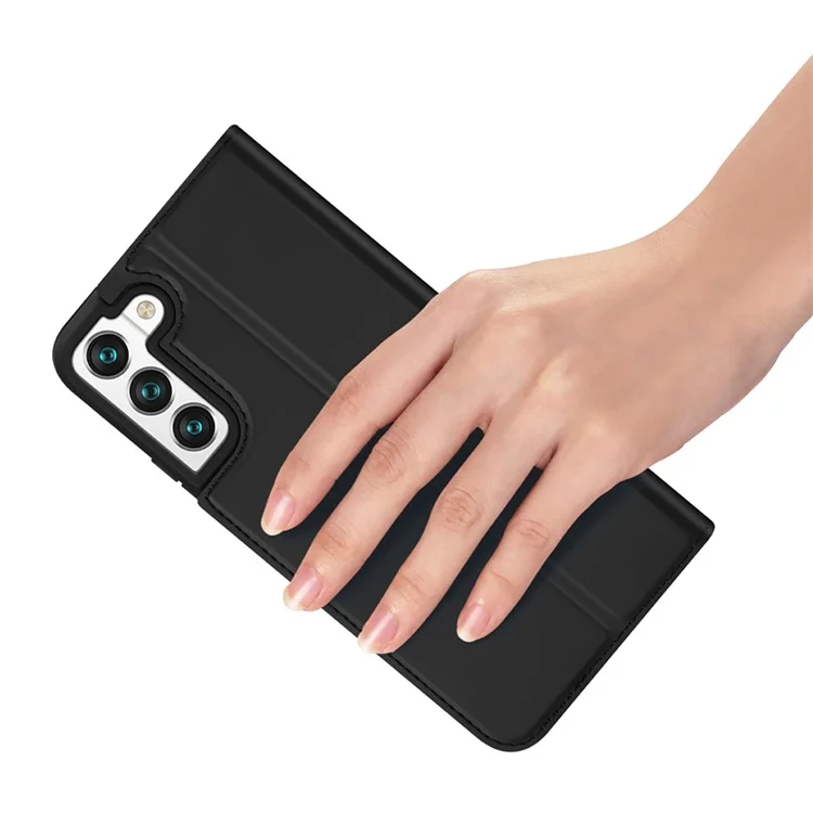 DUX DUCIS Skin Pro Series para Samsung Galaxy S22 5G Capa de telefone de couro PU com slot para cartão, suporte dobrável, fechamento magnético automático e à prova de choque - Preto